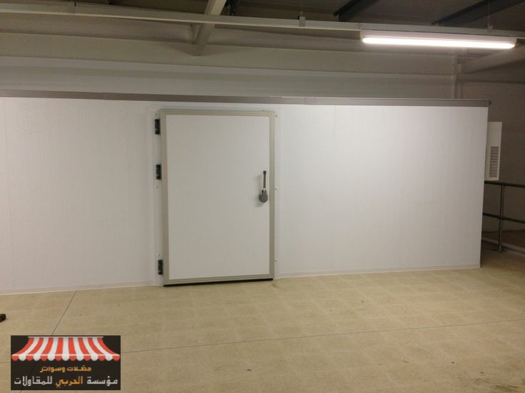 طريقة تجميع ألواح البانل الخاصة في غرف التبريد والتجميد