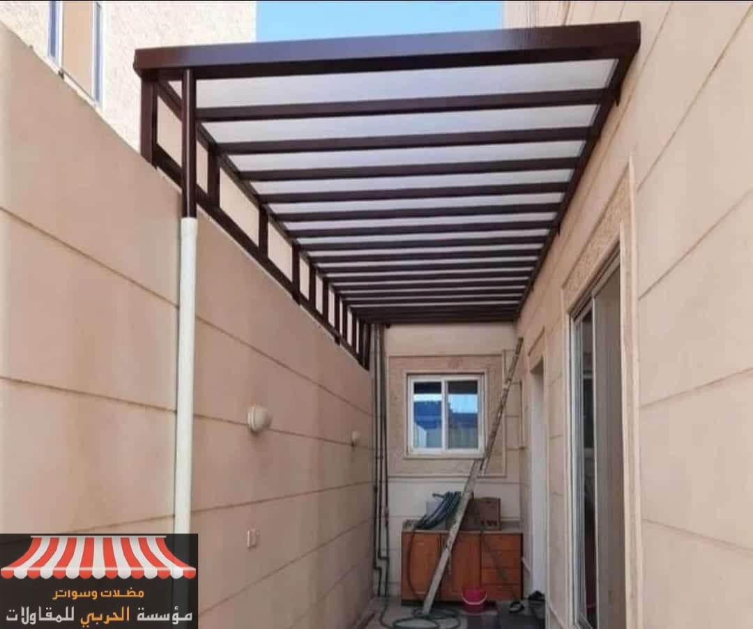 فني تركيب مظلات لكسان للبرجولات بالرياض بخبرة واحترافية عالية