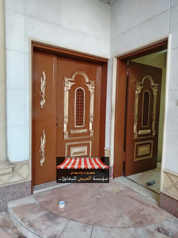 كيفية اختيار اللون المثالي لدهان الأبواب لأبوابك