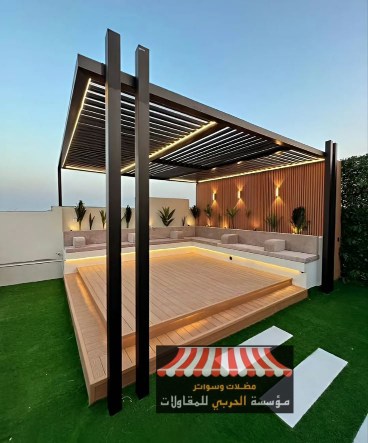 مظلات ساحات