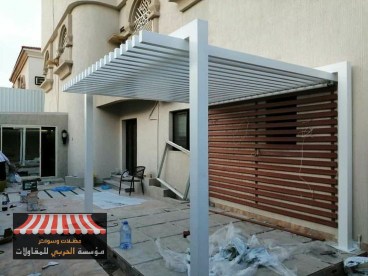 مظلات ساحات