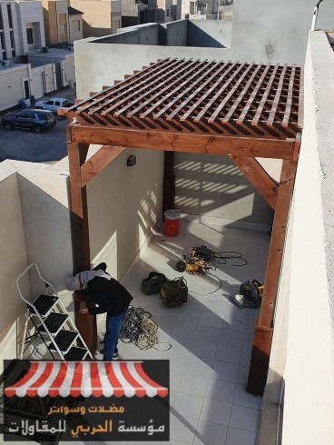 مظلات خشبية