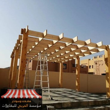 مظلات خشبية