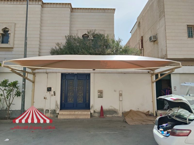 مظلات مواقف سيارات