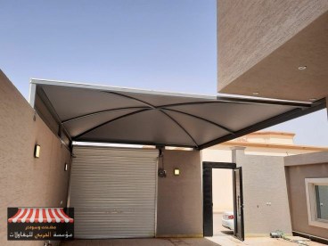 مظلات قماش وخشب